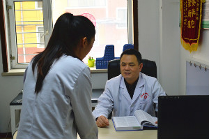 中亚医院褚福镇主任：暑假来了帮助患儿家长捍卫孩子的健康！